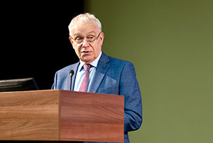 Сотрудникам Чазовского кардиоцентра вручены ведомственные награды