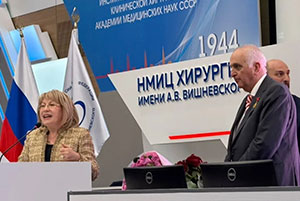 НМИЦ кардиологии им. ак. Е.И. Чазова Минздрава России поздравил академика Б.Г. Алекяна с 75-летием